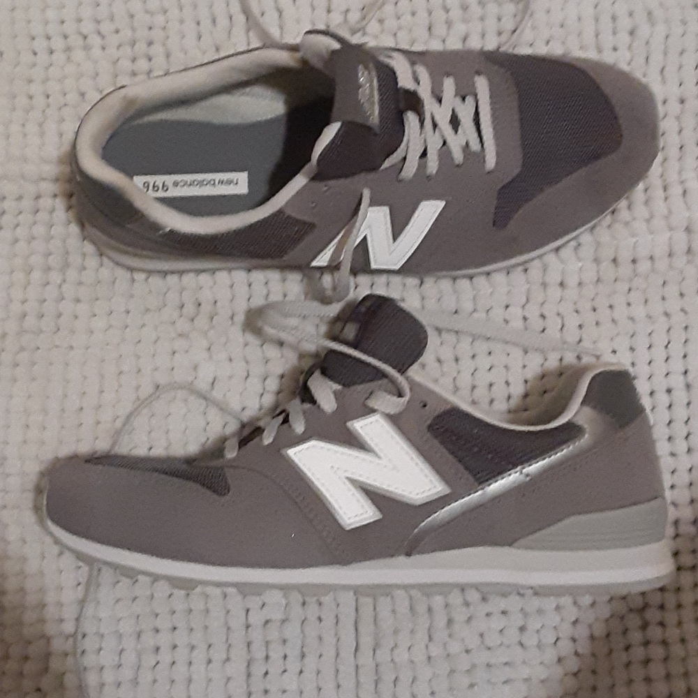 New Balance 996